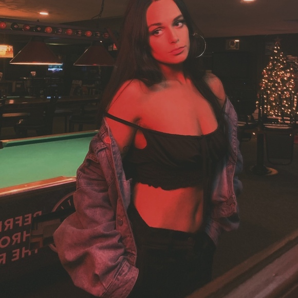 Meet your Posher, Sarah - Picture 1 of 1